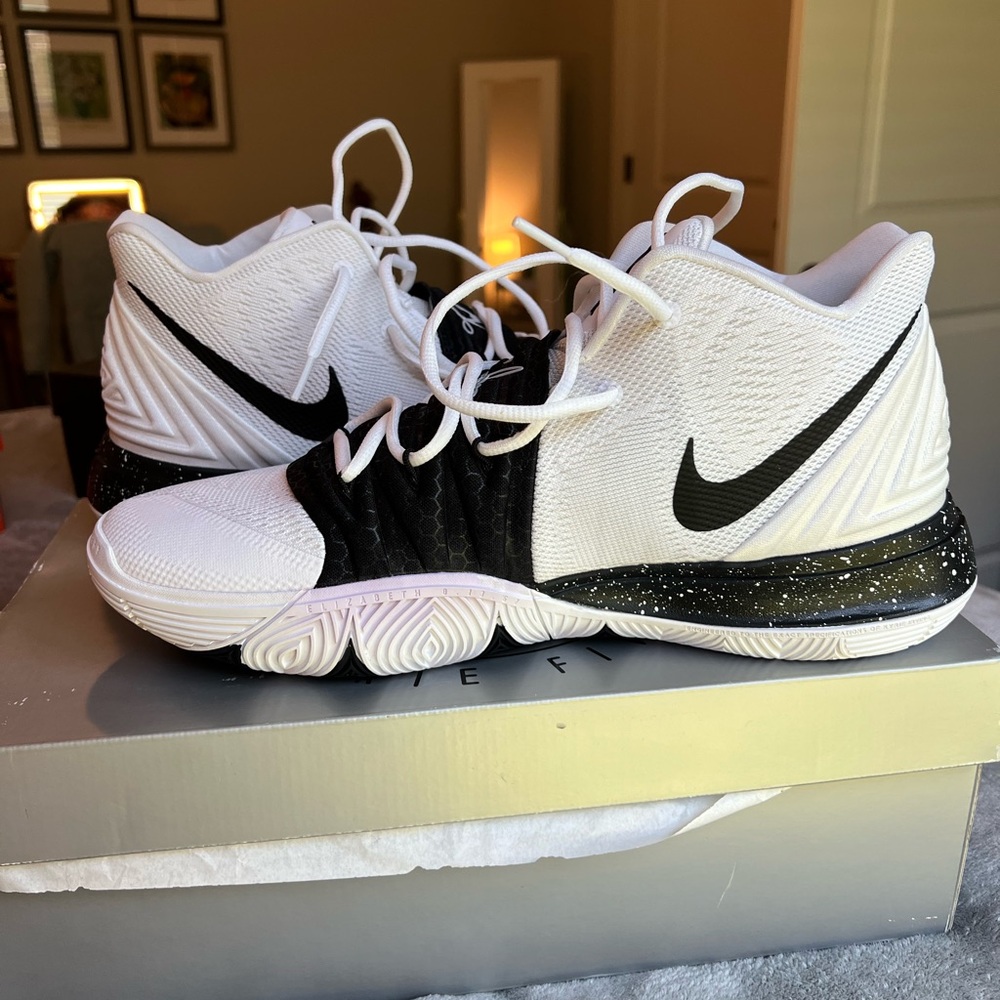 Nike KYRIE 5 TB Black/White